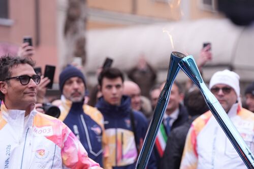 immagine di galleria 'La Fiamma Olimpica accende Sesto!'