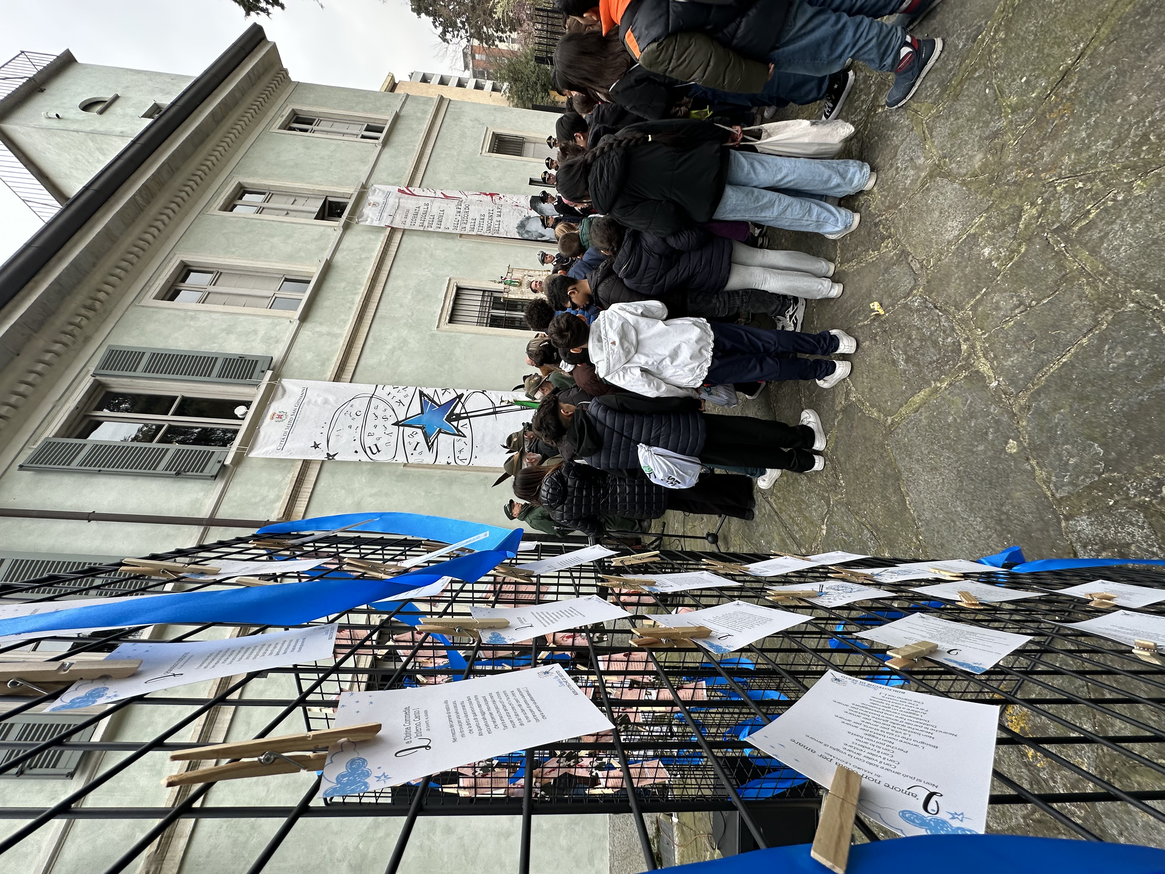 immagine di galleria 'E sia poesia 2025'