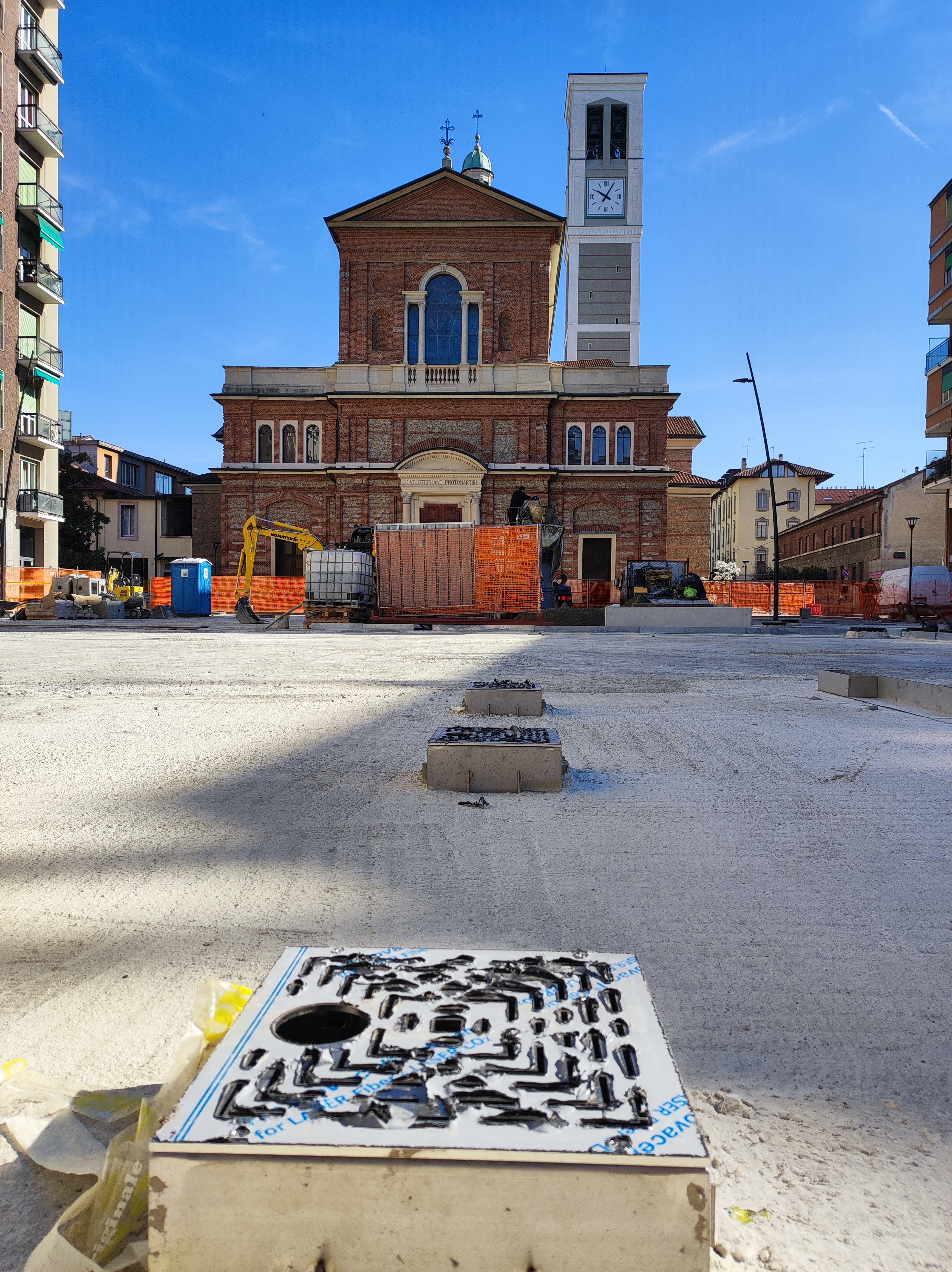 immagine di galleria 'Restyling di piazza Petazzi'