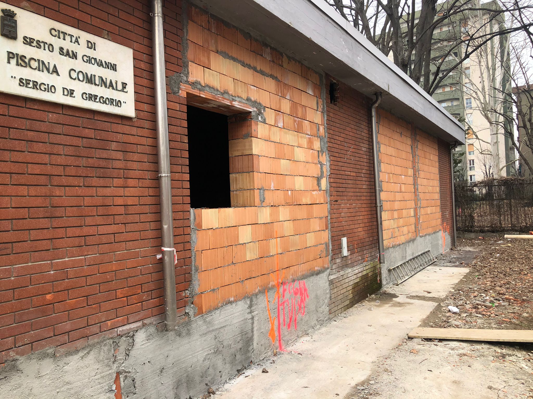 immagine di galleria 'Piscina De Gregorio'