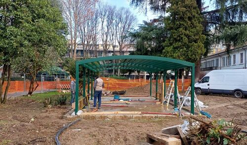 immagine di galleria 'Continua la riqualificazione del giardino di villa Mylius -seconda parte'