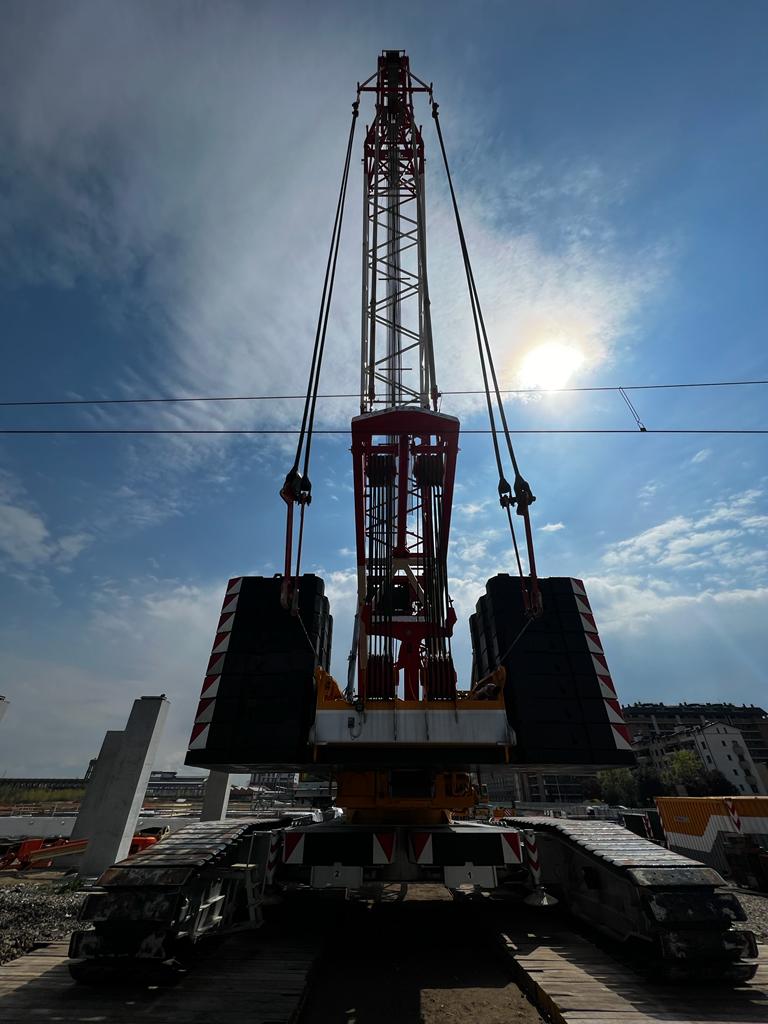 immagine di galleria 'Stazione a ponte e piazza I° Maggio'