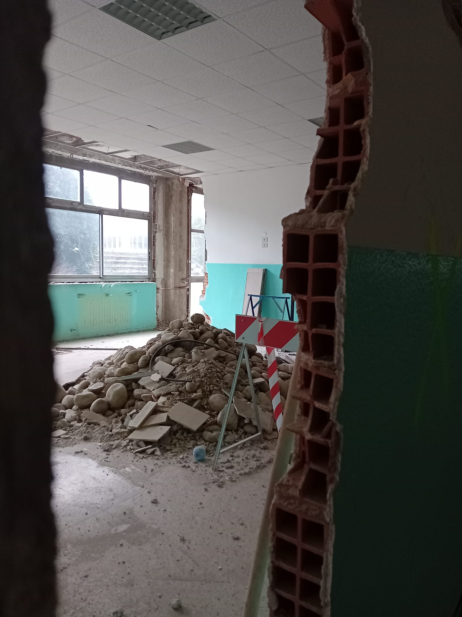 immagine di galleria 'La riqualificazione della scuola Marzabotto'