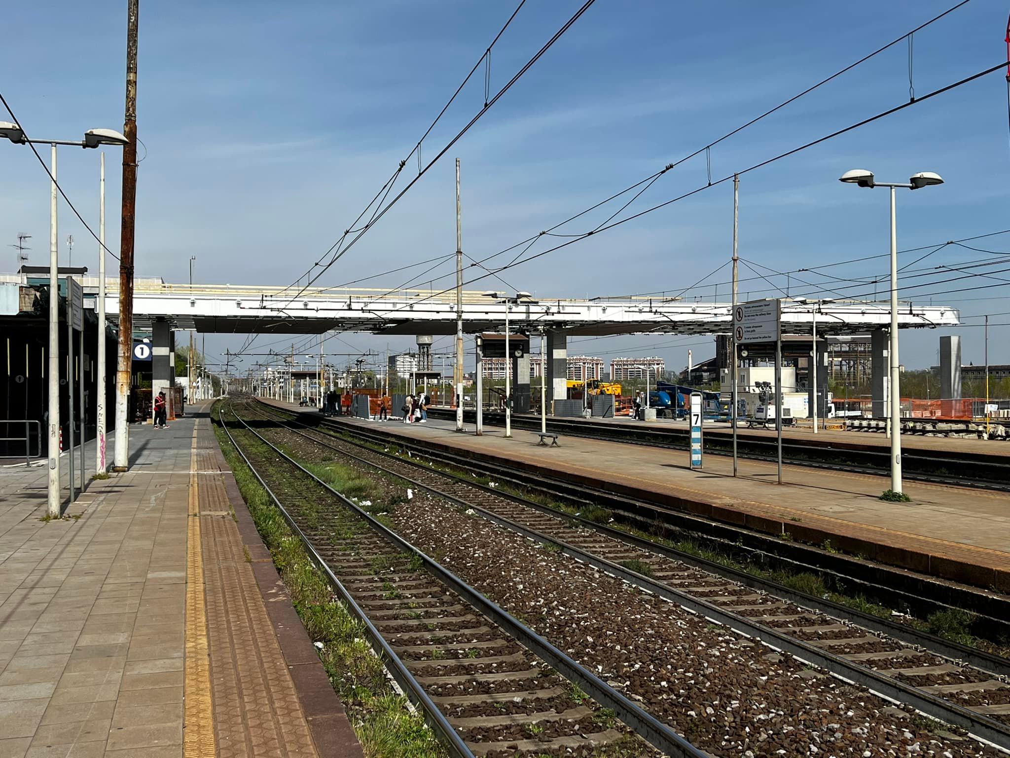 immagine di galleria 'Stazione a ponte e piazza I° Maggio'