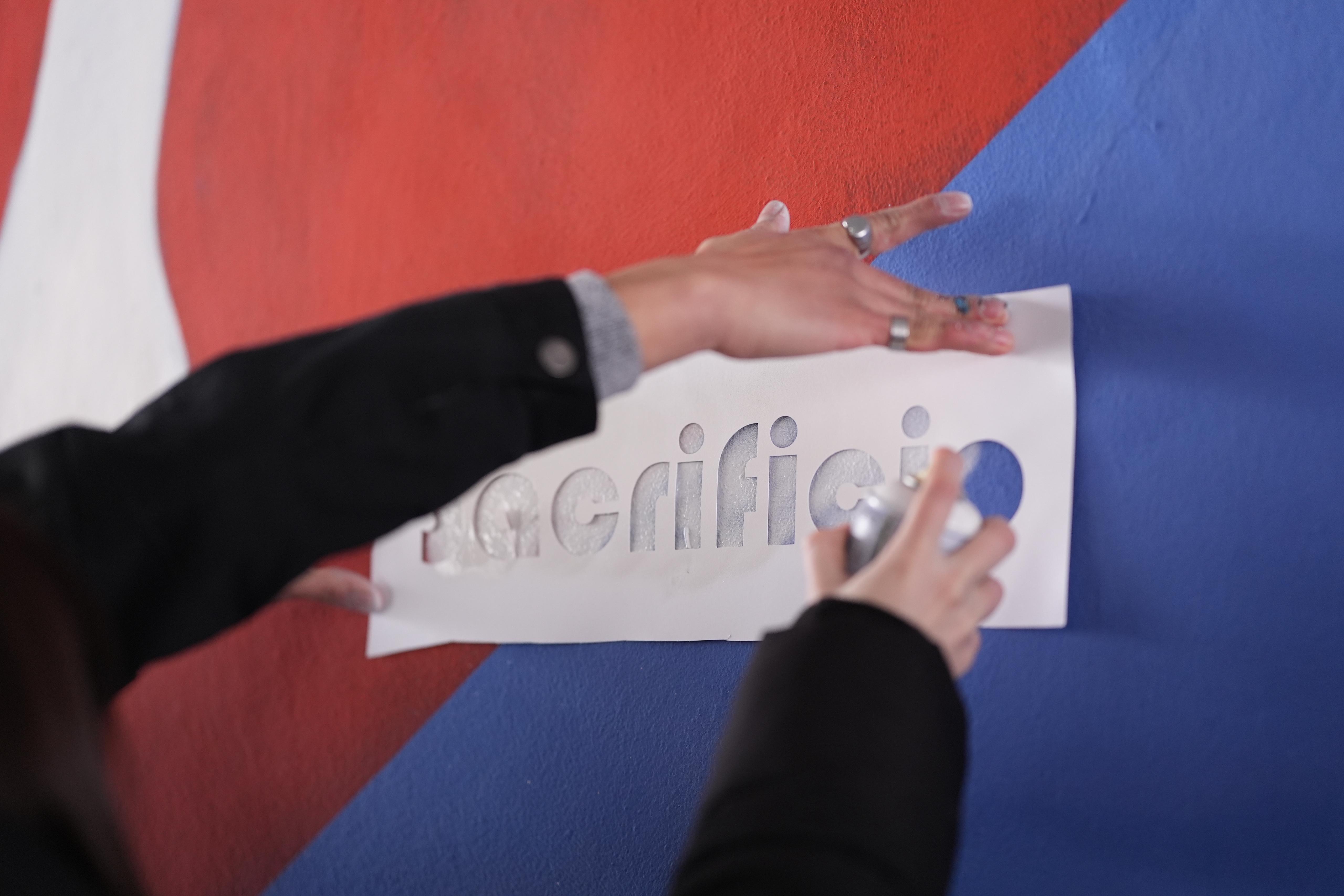 immagine di galleria 'Siamo energia! Il murales nel sottopasso Garibaldi'