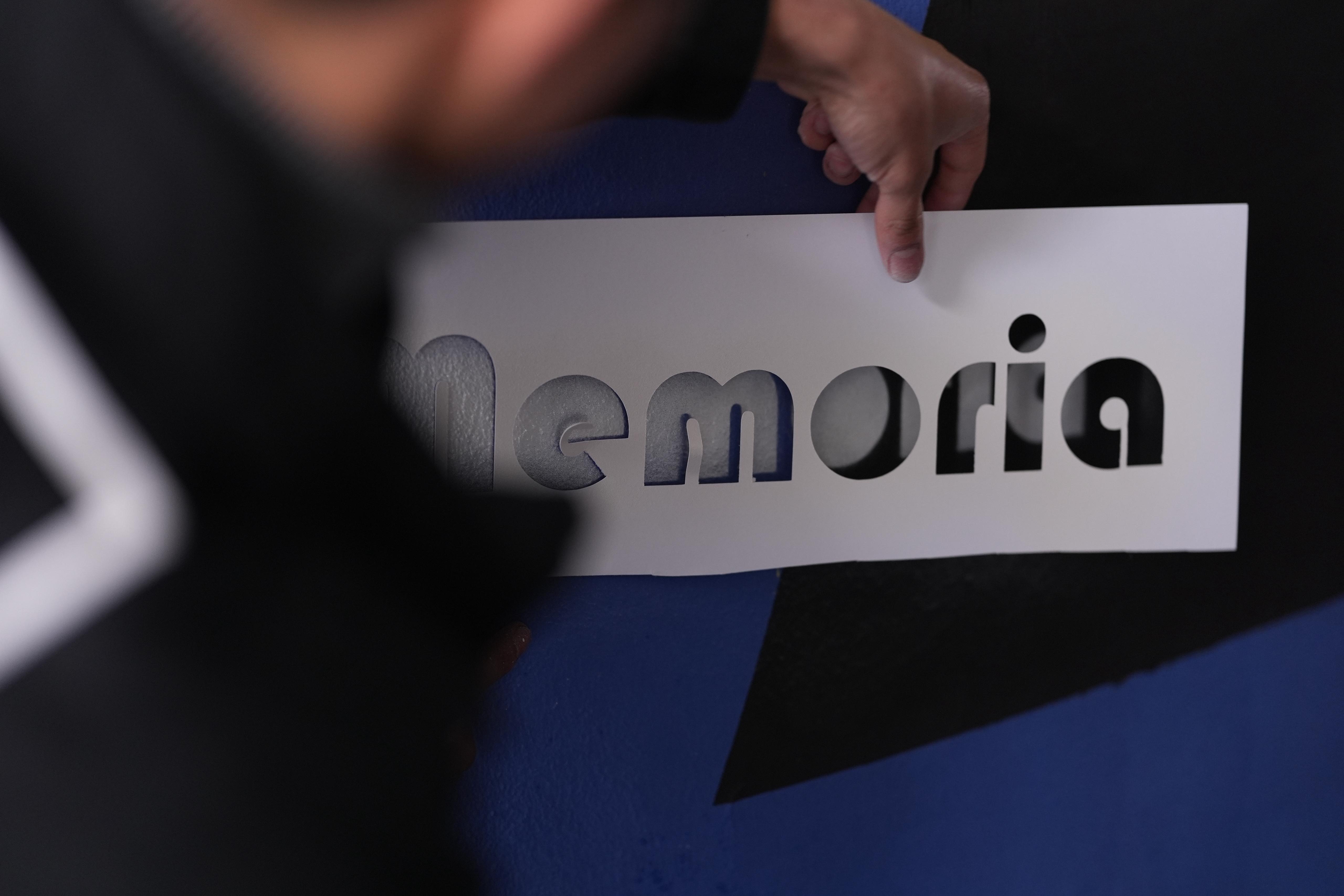 immagine di galleria 'Siamo energia! Il murales nel sottopasso Garibaldi'