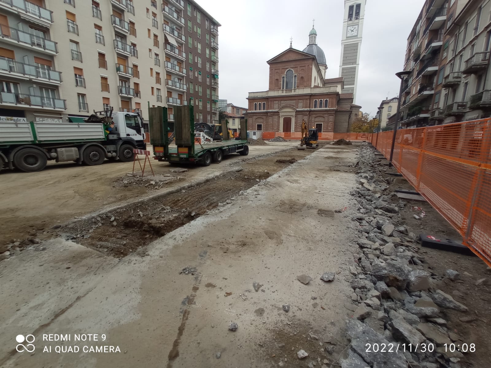 immagine di galleria 'Restyling di piazza Petazzi'