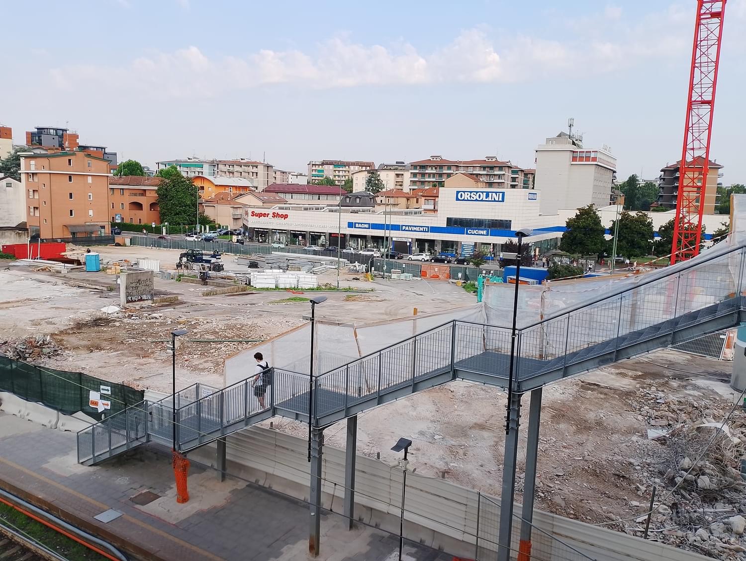 immagine di galleria 'Stazione a ponte e piazza I° Maggio'