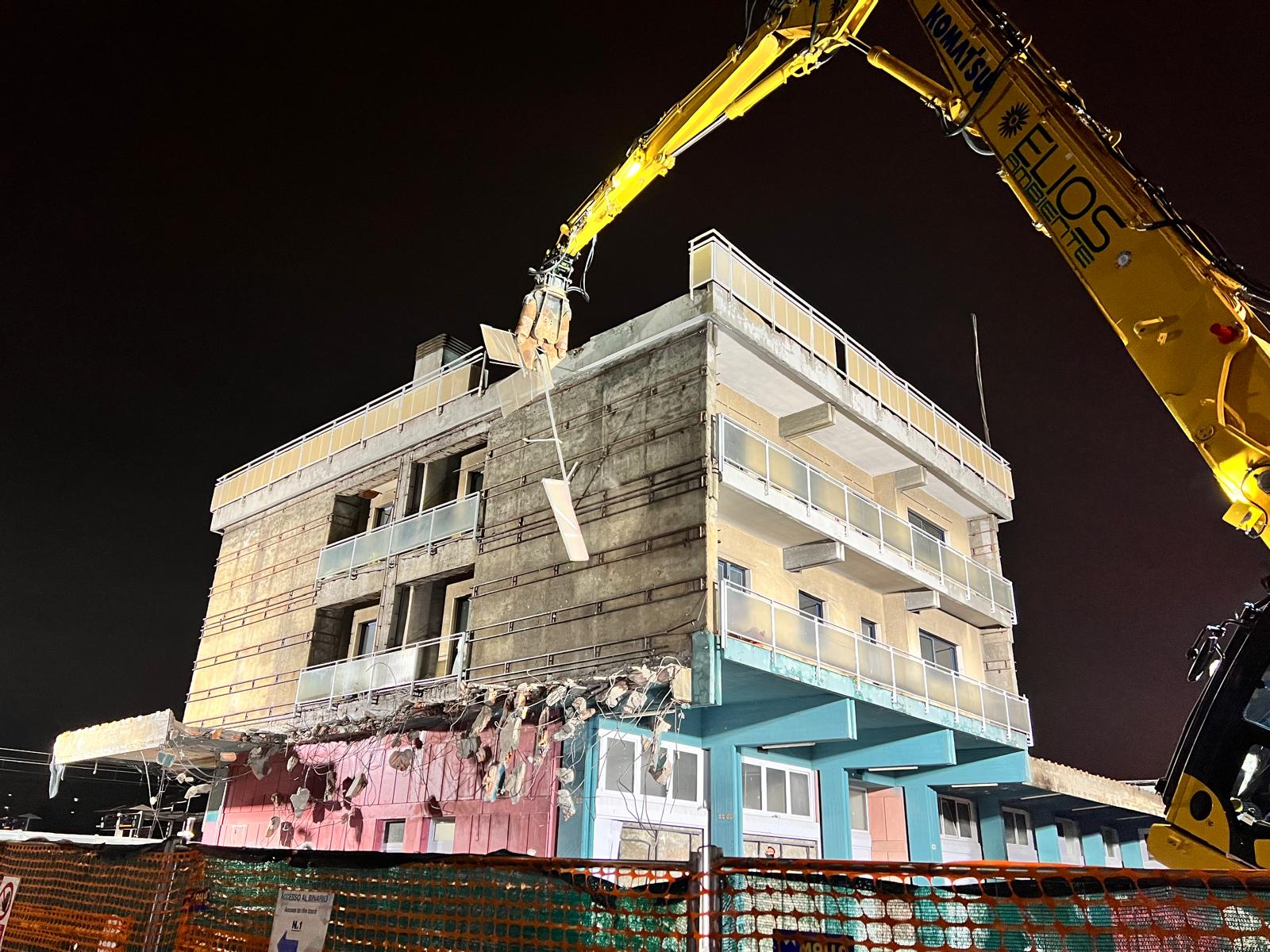 immagine di galleria 'Stazione a ponte e piazza I° Maggio'