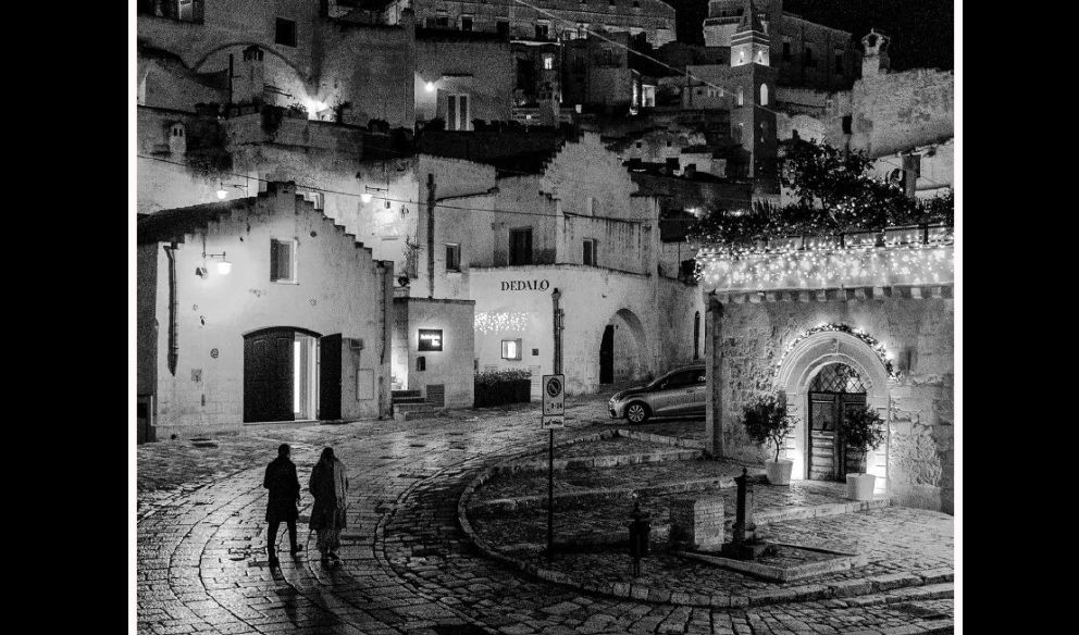 Un'immagine generica segnaposto con angoli arrotondati in una figura.