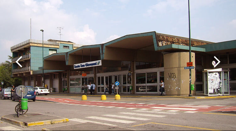 immagine di galleria 'Stazione a ponte e piazza I° Maggio'