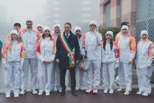immagine di galleria 'La Fiamma Olimpica accende Sesto!'