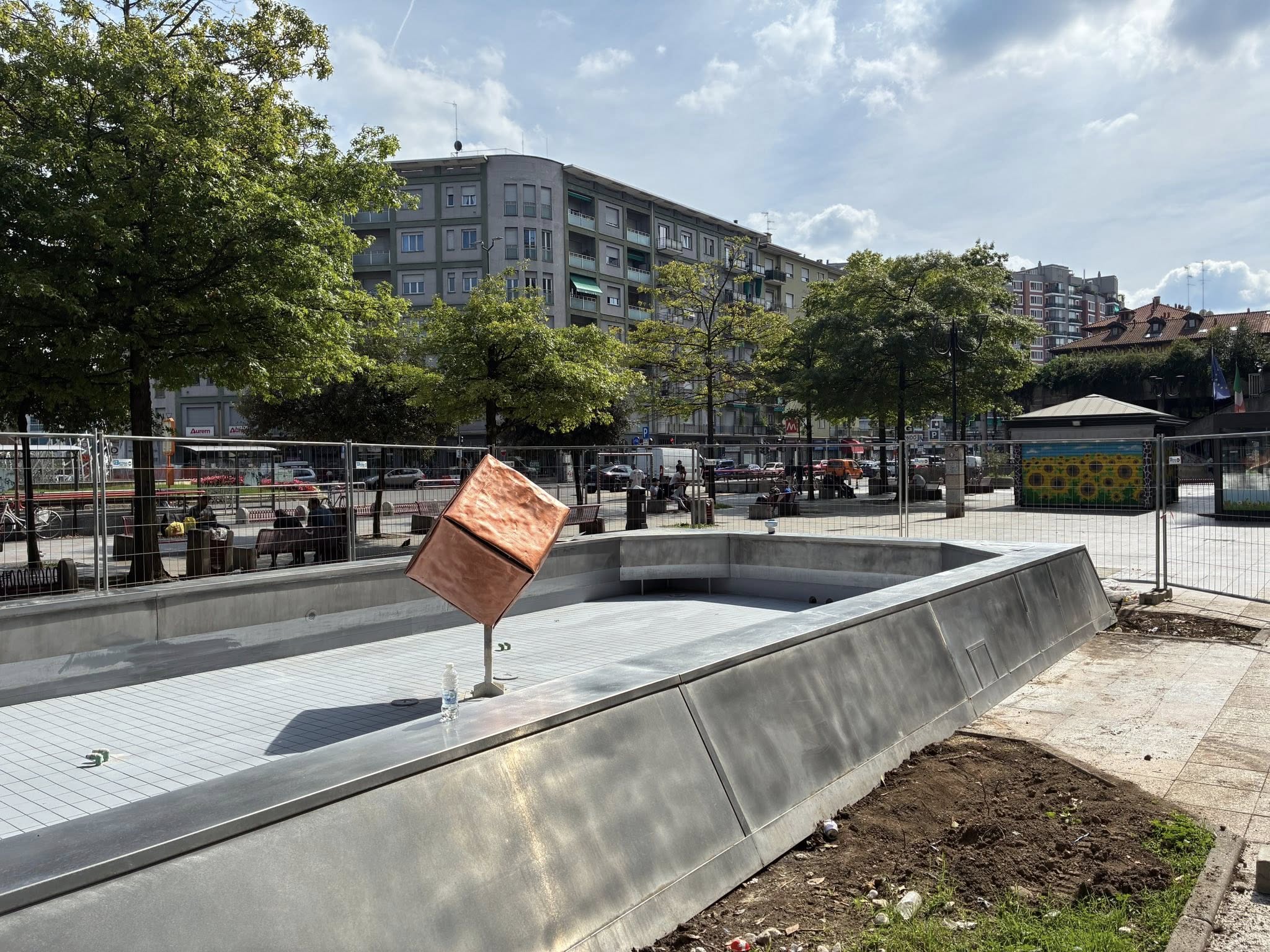 immagine di galleria '“Fontana Cubo” di piazza IV Novembre: il cantiere'