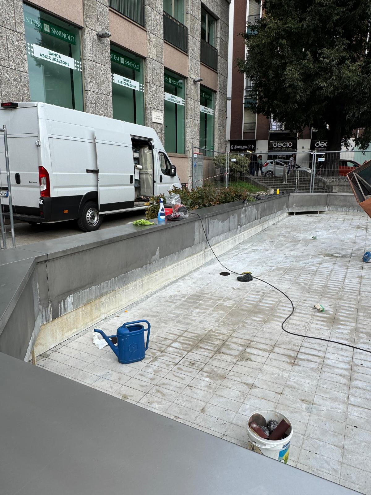 immagine di galleria '“Fontana Cubo” di piazza IV Novembre: il cantiere'