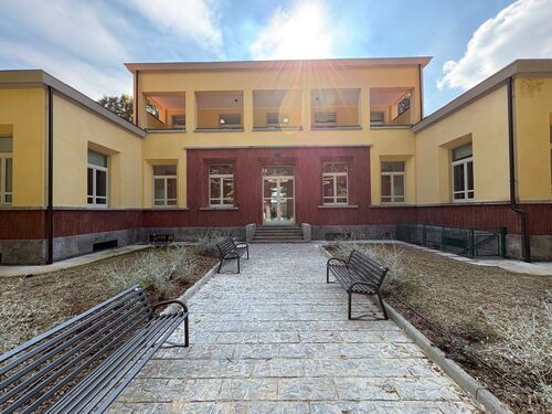 immagine di galleria 'Casa dei Bambini Montessori: centro polifunzionale per la famiglia'