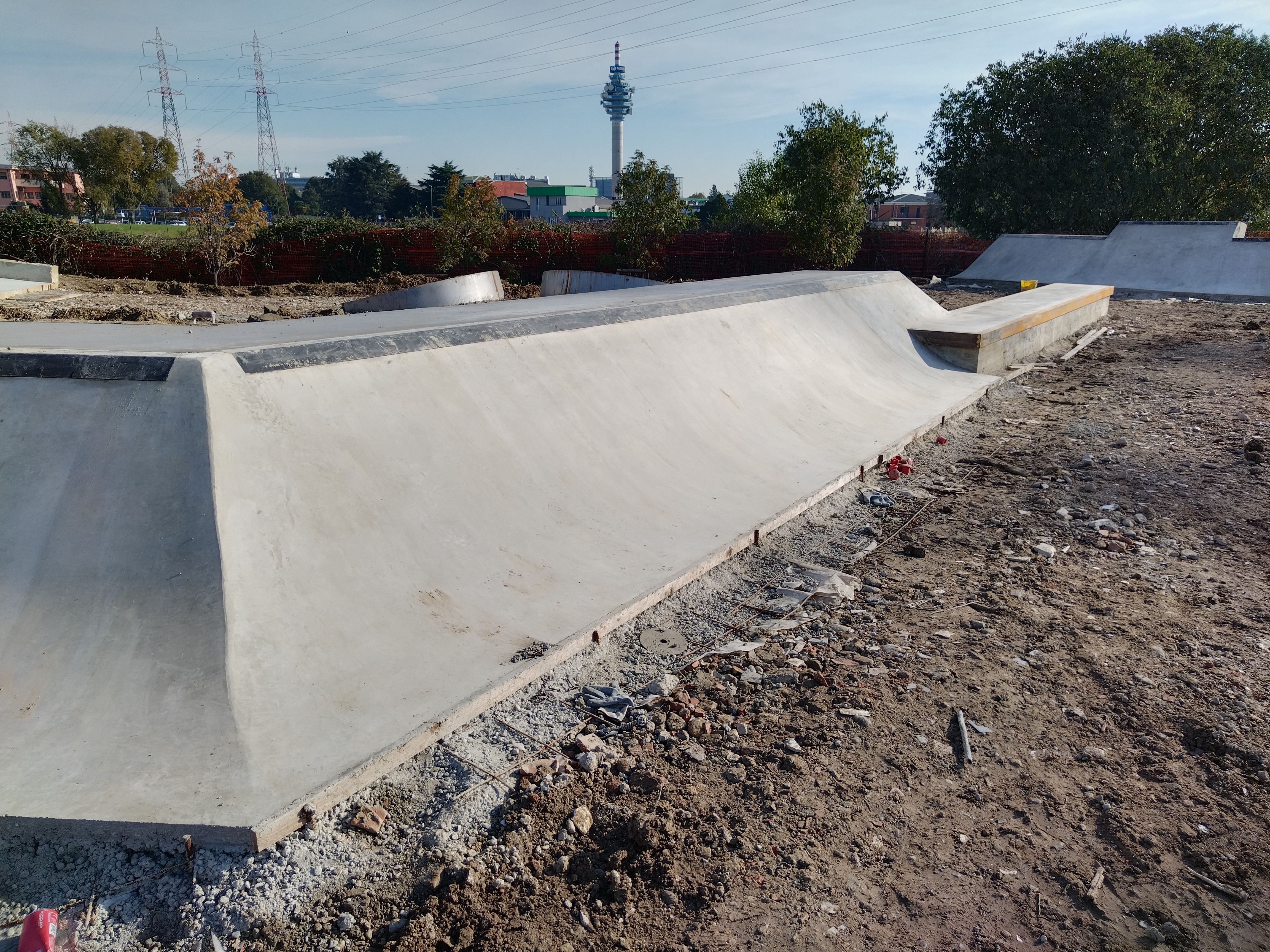 immagine di galleria 'Sixth plaza: le foto del cantiere dello skatepark nel Parco di Cascina Gatti'