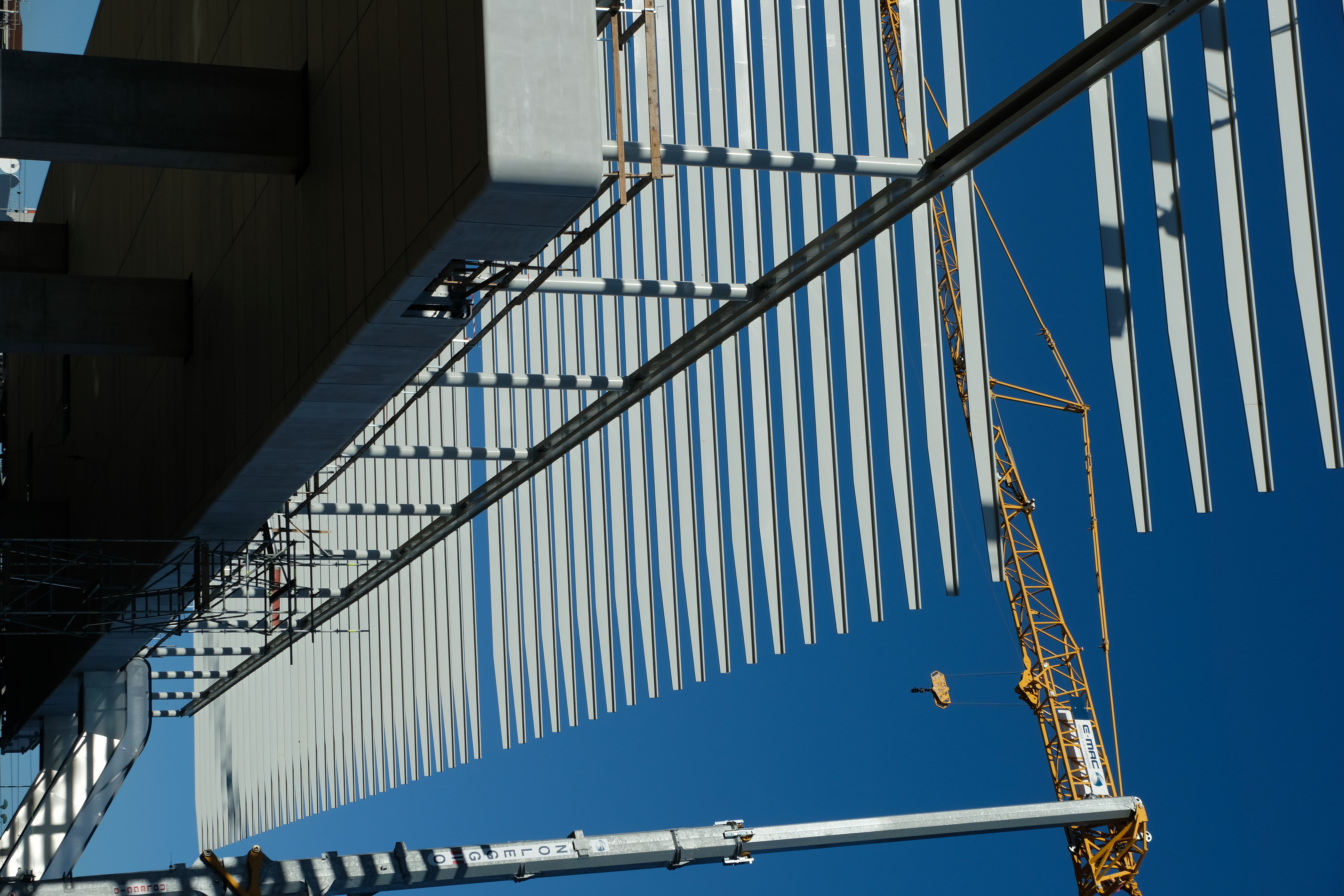 immagine di galleria 'Stazione a ponte e piazza I° Maggio'