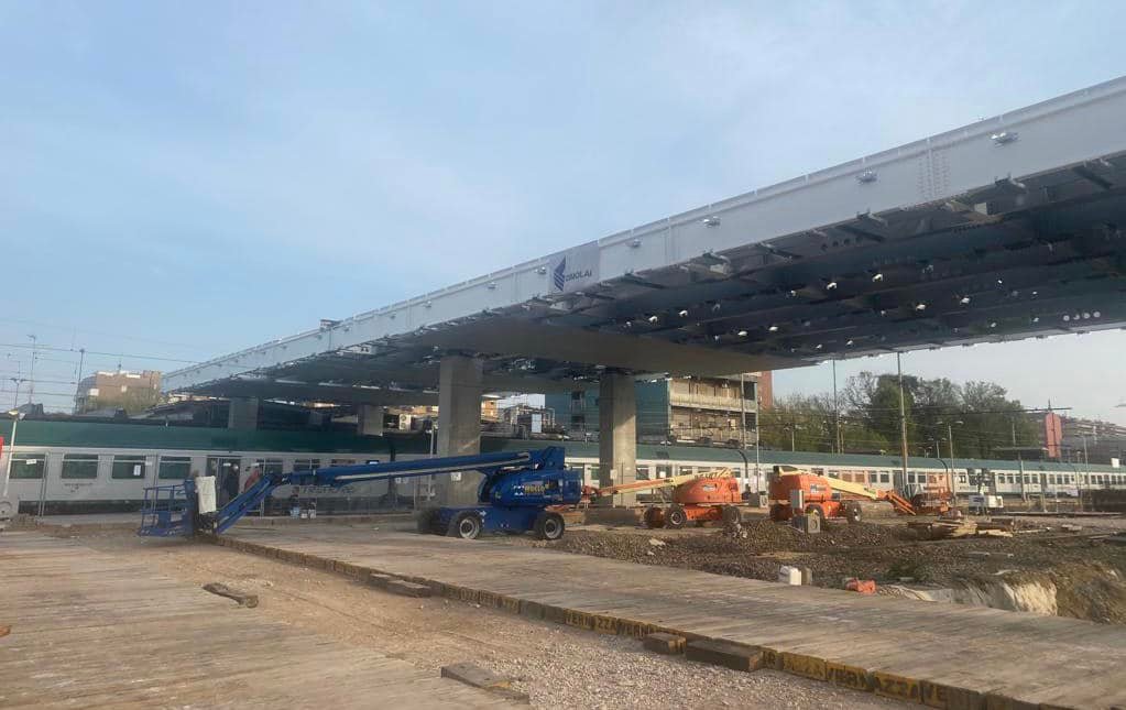 immagine di galleria 'Stazione a ponte e piazza I° Maggio'