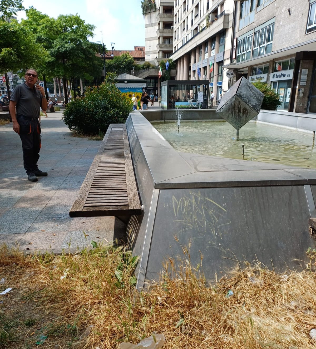 immagine di galleria '“Fontana Cubo” di piazza IV Novembre: il cantiere'
