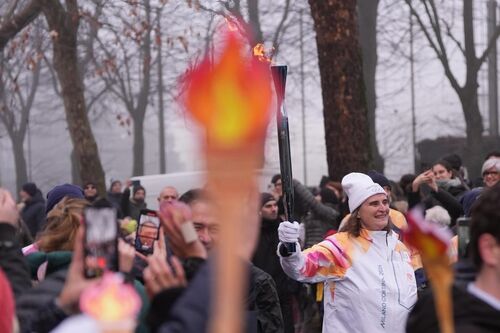 immagine di galleria 'La Fiamma Olimpica accende Sesto!'