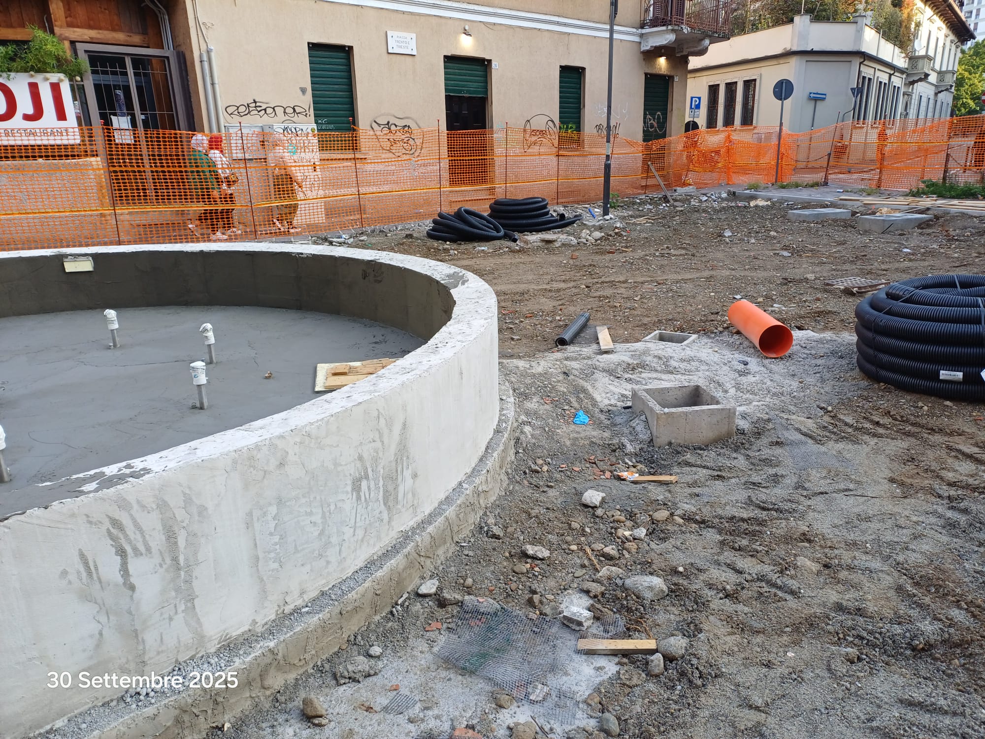 immagine di galleria 'Riqualificazione di piazza Trento e Trieste'