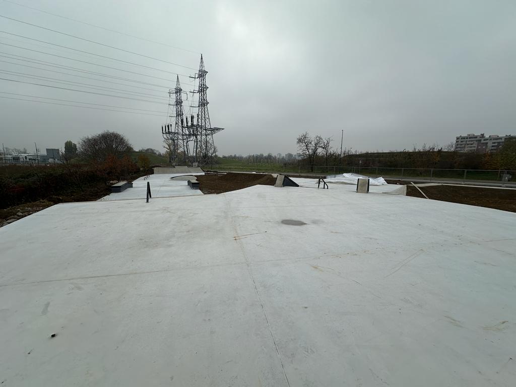 immagine di galleria 'Sixth plaza: le foto del cantiere dello skatepark nel Parco di Cascina Gatti'