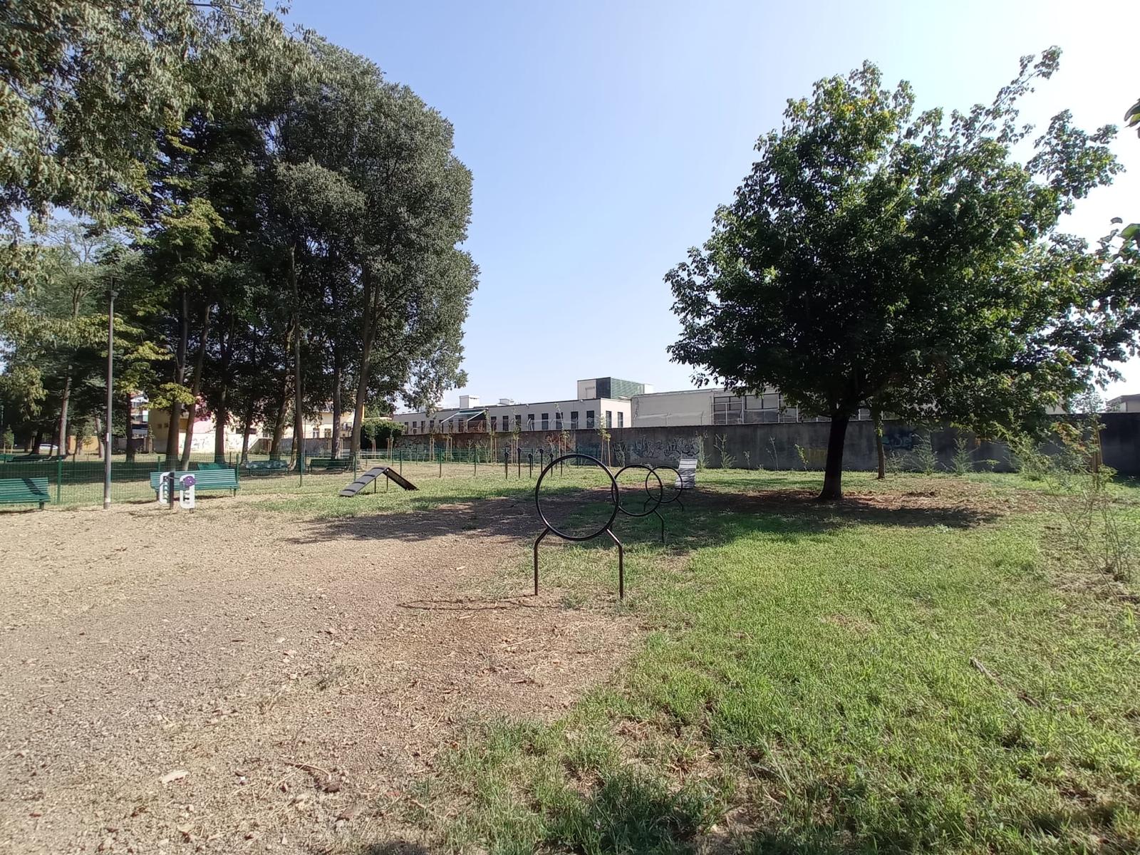 immagine di galleria 'Area Agility Dog – giardino Duse via Pisa'