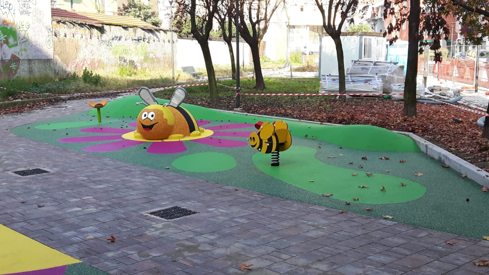 immagine di galleria 'La via Picardi si è fatta nuova!'