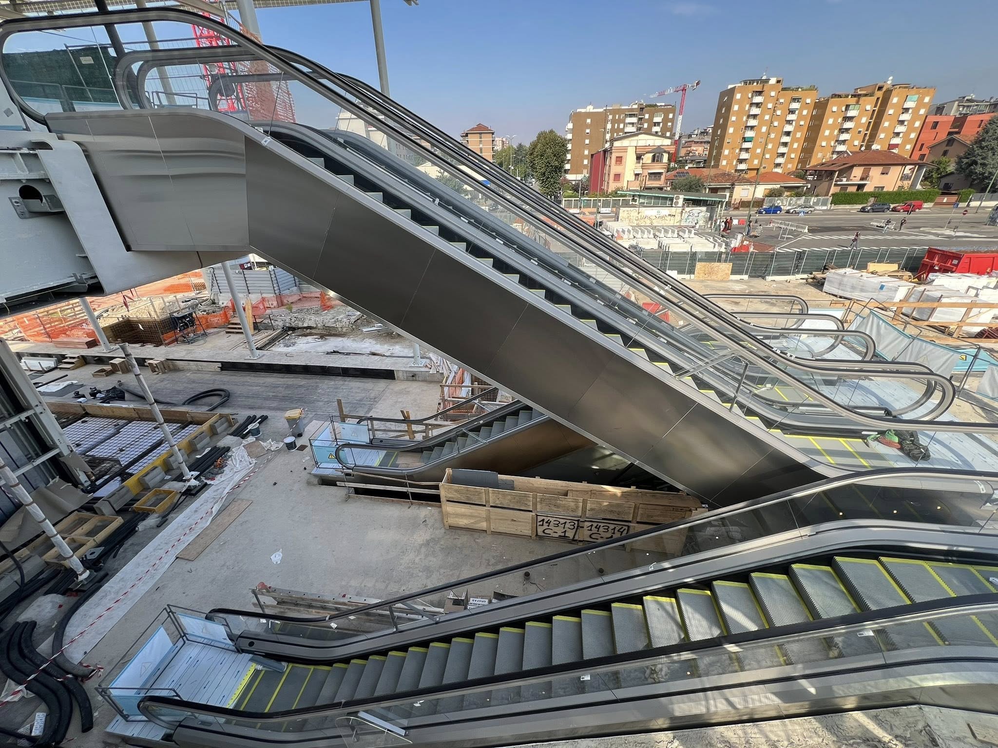 immagine di galleria 'Stazione a ponte e piazza I° Maggio'