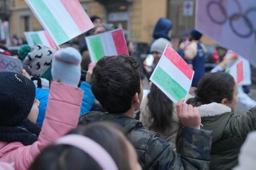 immagine di galleria 'La Fiamma Olimpica accende Sesto!'
