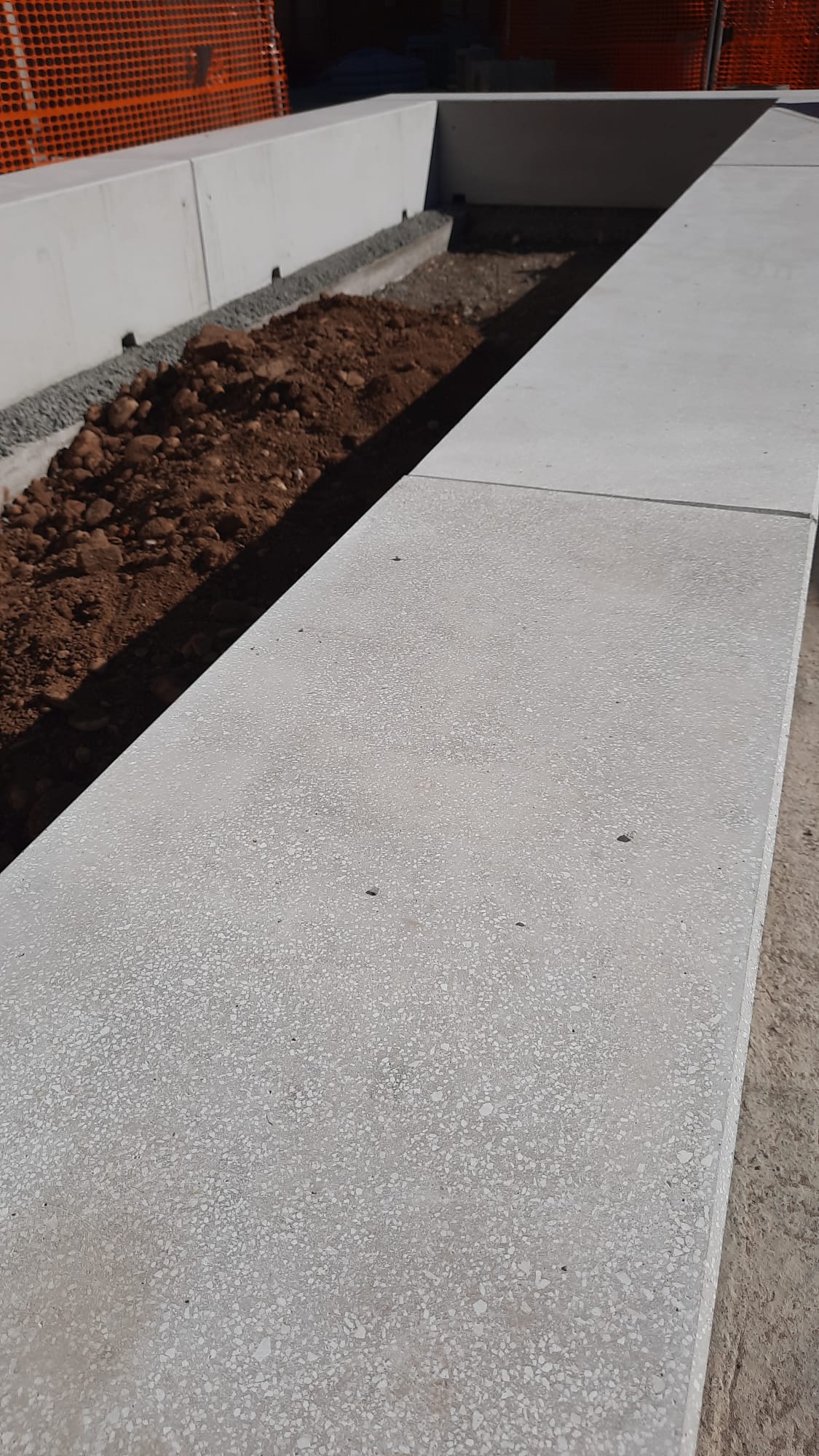 immagine di galleria 'Restyling di piazza Petazzi'