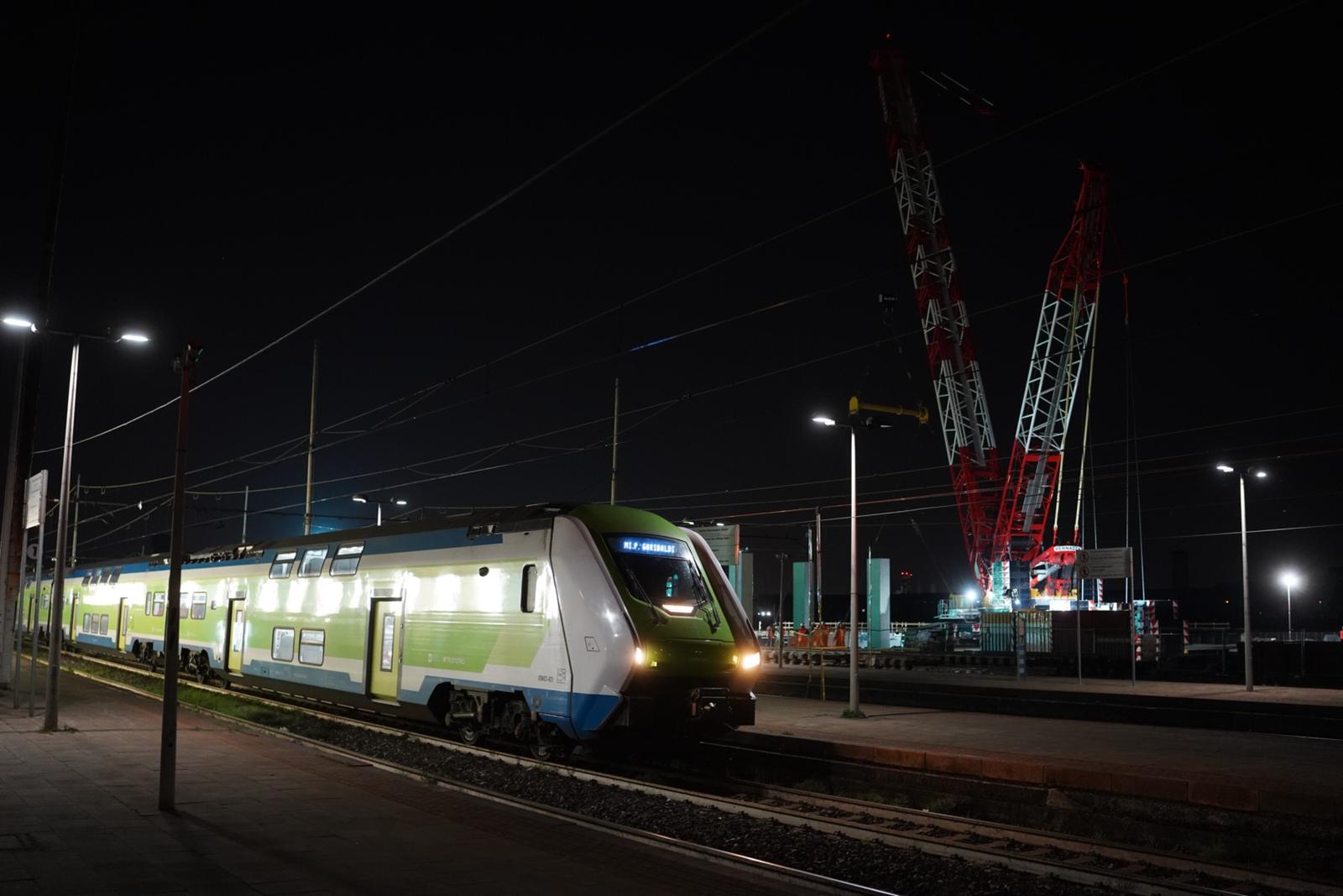 immagine di galleria 'Stazione a ponte e piazza I° Maggio'