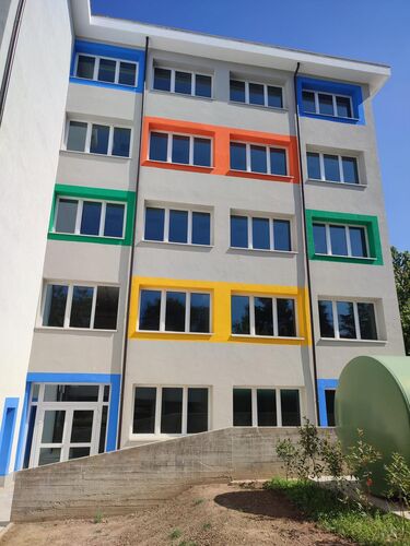 immagine di galleria 'La riqualificazione della scuola Marzabotto'