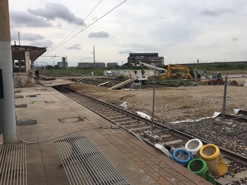 immagine di galleria 'Stazione a ponte e piazza I° Maggio'