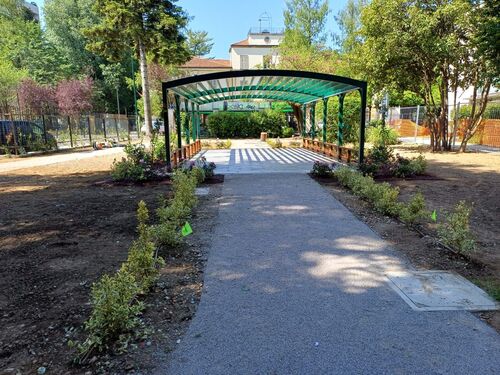 immagine di galleria 'Continua la riqualificazione del giardino di villa Mylius -seconda parte'