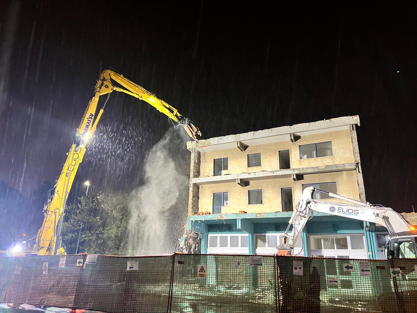 immagine di galleria 'Stazione a ponte e piazza I° Maggio'
