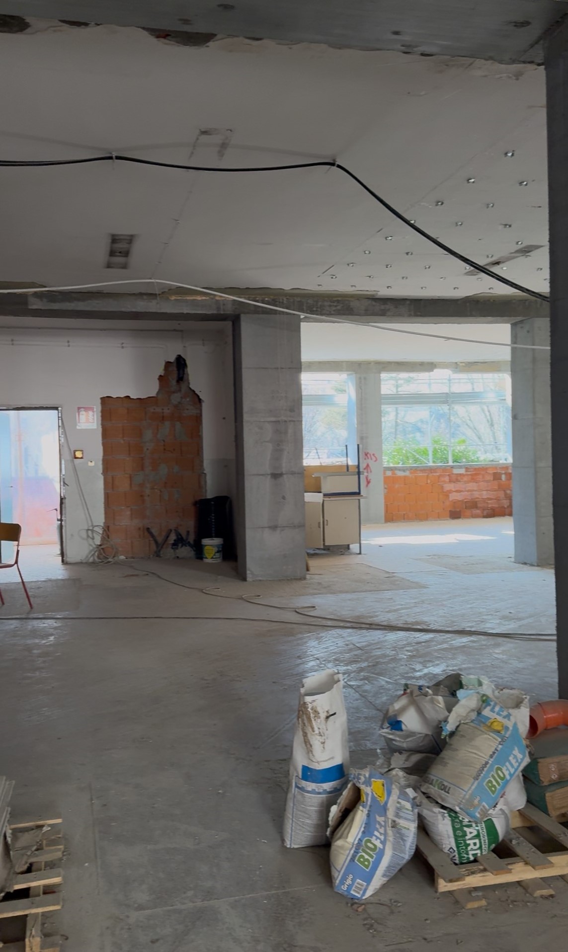 immagine di galleria 'La riqualificazione della scuola Marzabotto'