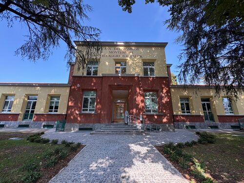 immagine di galleria 'Casa dei Bambini Montessori: centro polifunzionale per la famiglia'